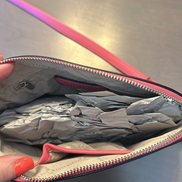 Steve Madden NWT Pink Raspberry Crossbody Chain Purse - Picture 6 of 8